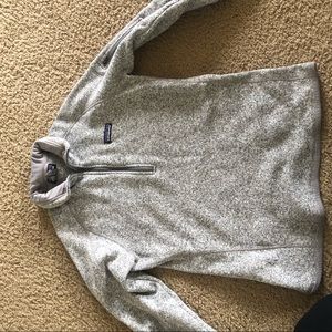 Patagonia women’s grey quarter zip size medium